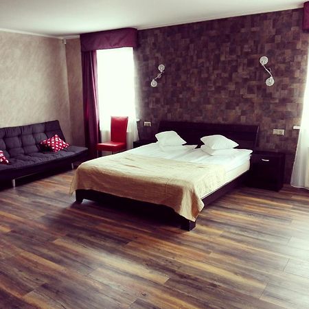 Urusel Guesthouse タリン エクステリア 写真