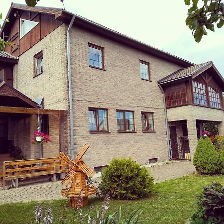 Urusel Guesthouse タリン エクステリア 写真