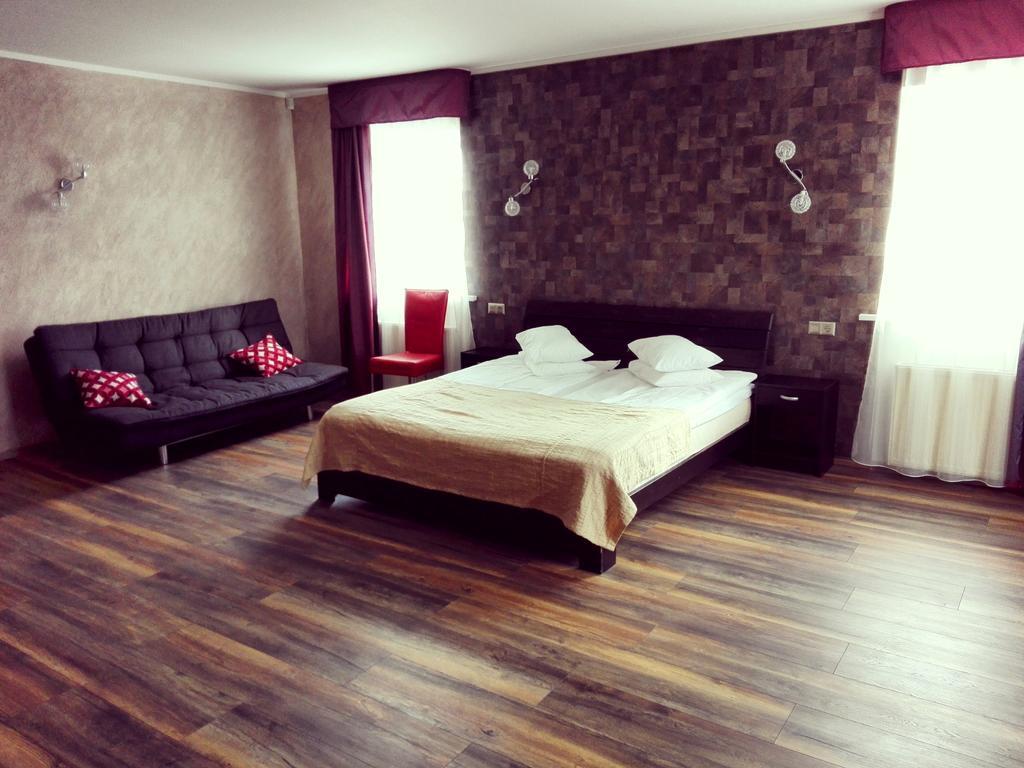 Urusel Guesthouse タリン エクステリア 写真