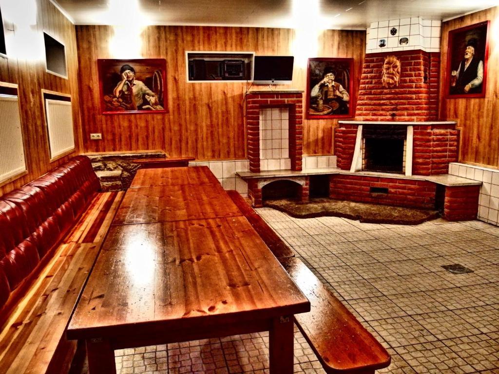 Urusel Guesthouse タリン エクステリア 写真