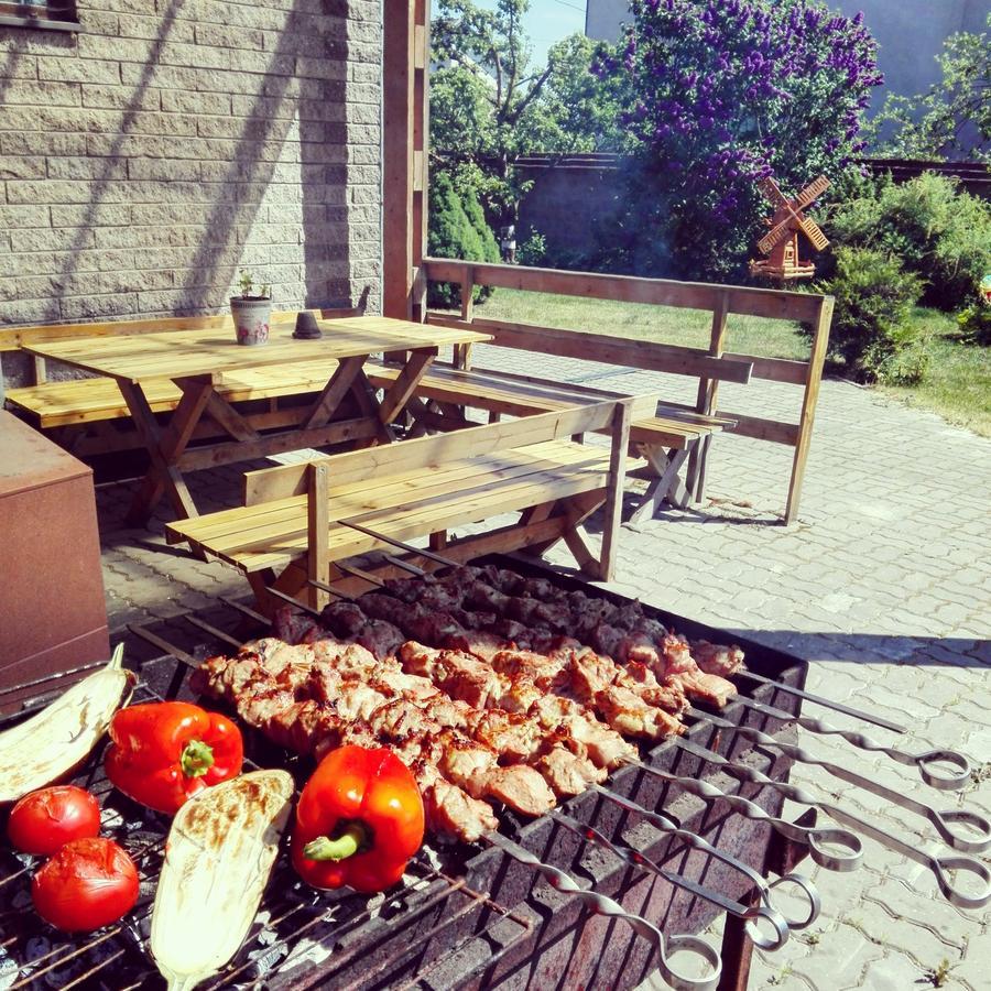 Urusel Guesthouse タリン エクステリア 写真